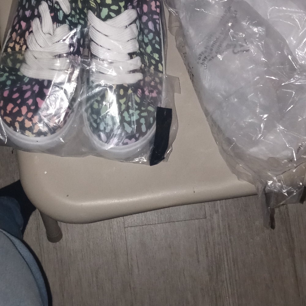 Girl's Shoes - Picture 5 of 7